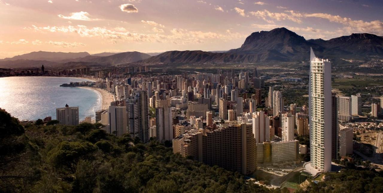 Skyline 14 Large And Sunny All-Day Balcony With Stunning Sea Views Benidorm Exterior photo